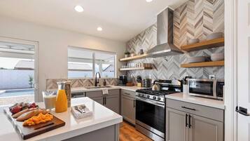 Rumah (4 Bedrooms) | Interior