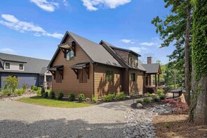 House (1 Bedroom) | Interior - Black Bear & Blue Heron by Avantstay 2 Lakefront Homes, Sleeps 43 Pool, Dock, Theater (Sherrills Ford)