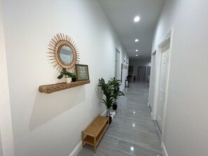 Interior - Unique Home with 4 beds 2 bath 15 minutes from Pompano Beach.  (Pompano Beach)