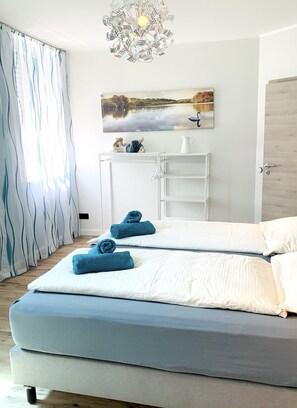 1 bedroom, iron/ironing board, WiFi, bed sheets - Ferienwohnung "ME 2" (Mettmann)