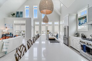 Interior - Emergensea 200 LAU (Port Aransas)