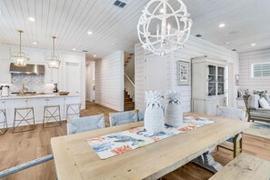 House (5 Bedrooms) | Interior - Casa Grande 327 HI (Port Aransas)