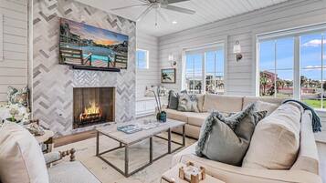 House (5 Bedrooms) | Interior