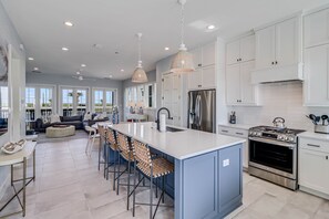 House (5 Bedrooms) | Interior