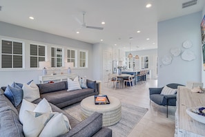 House (5 Bedrooms) | Interior