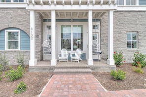 Apartment (2 Bedrooms) | Front of property - Retro Retreat TC 8102 (Port Aransas)