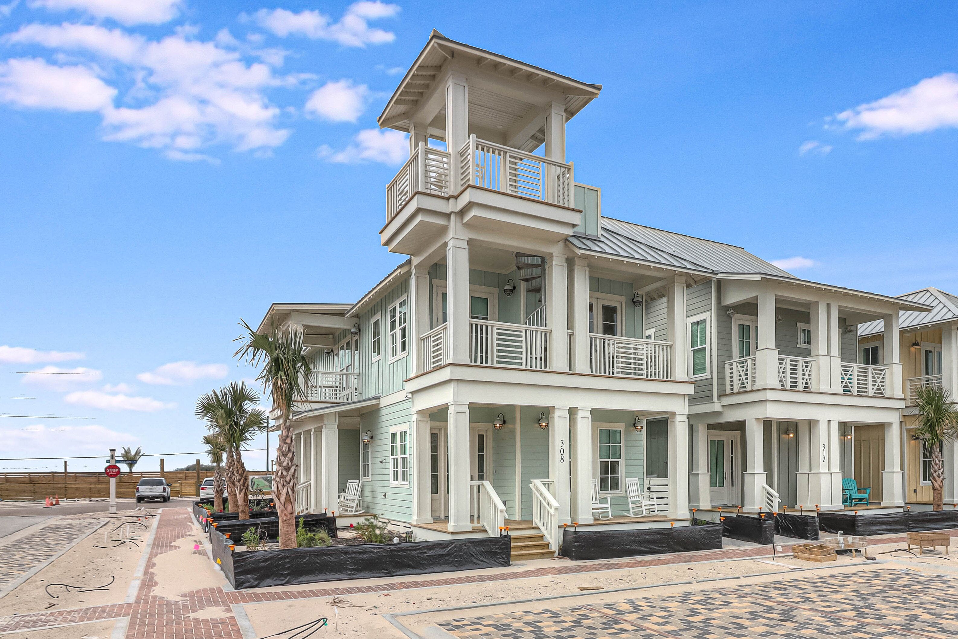 House (4 Bedrooms) | Front of property