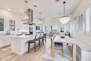 House (4 Bedrooms) | Interior - The Gathering Place 320 SOU (Port Aransas)