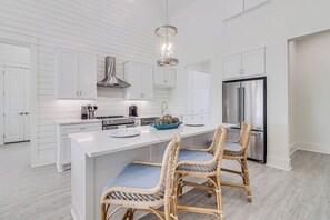 Apartment (4 Bedrooms) | Interior - By The C-shore TC 8301 (Port Aransas)
