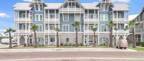 Apartment (3 Bedrooms) | Front of property