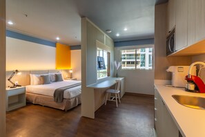 1 slaapkamer, een strijkplank/strijkijzer, gratis wifi, beddengoed
