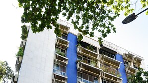 A multi-story building with balconies, some with plants. - Penthouse in Ipanema | Christ View | MQC502 (Rio de Janeiro)