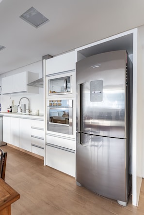 Fridge, microwave, oven, coffee/tea maker