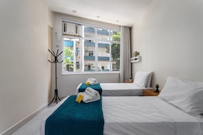 1 bedroom, iron/ironing board, free WiFi, bed sheets - 3 minutes from Copacabana beach | DF219 (Rio de Janeiro)