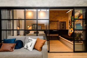 1 habitación, tabla de planchar con plancha, wifi gratis y ropa de cama 