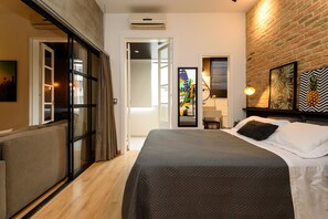 1 habitación, tabla de planchar con plancha, wifi gratis y ropa de cama 