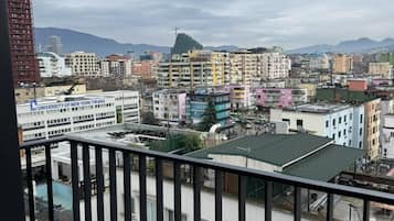 Leilighet – deluxe, byutsikt | Balkong