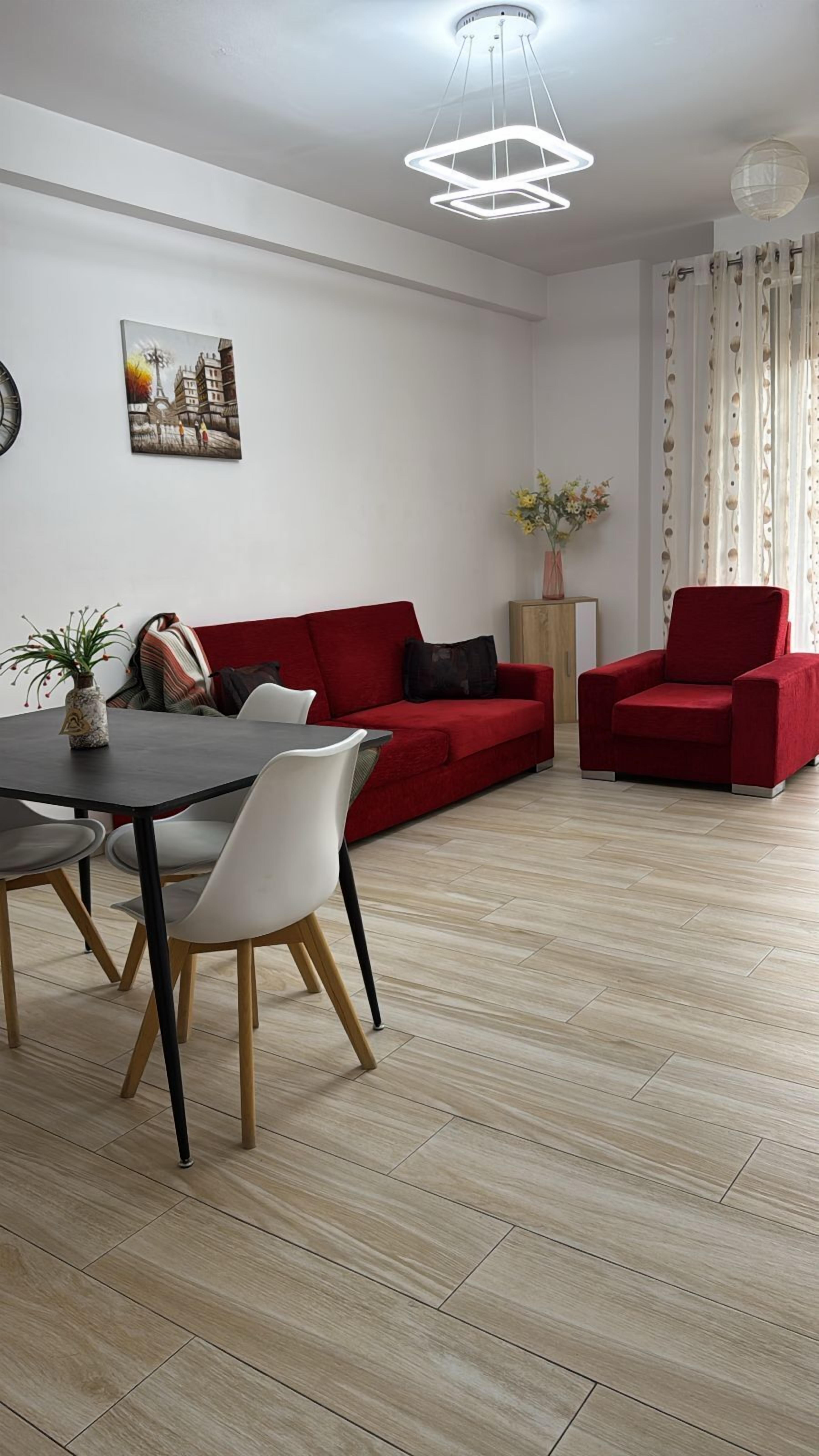 Leilighet, 1 soverom | Oppholdsområde | En 42-tommers smart-TV med kabel-kanaler