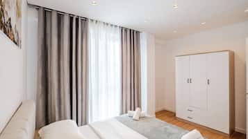 Bureau, chambres insonorisées, Wi-Fi gratuit, draps fournis