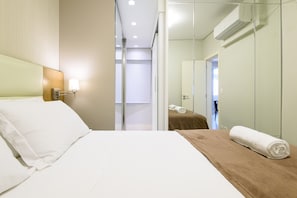 2 chambres, fer et planche à repasser, Wi-Fi gratuit, draps fournis
