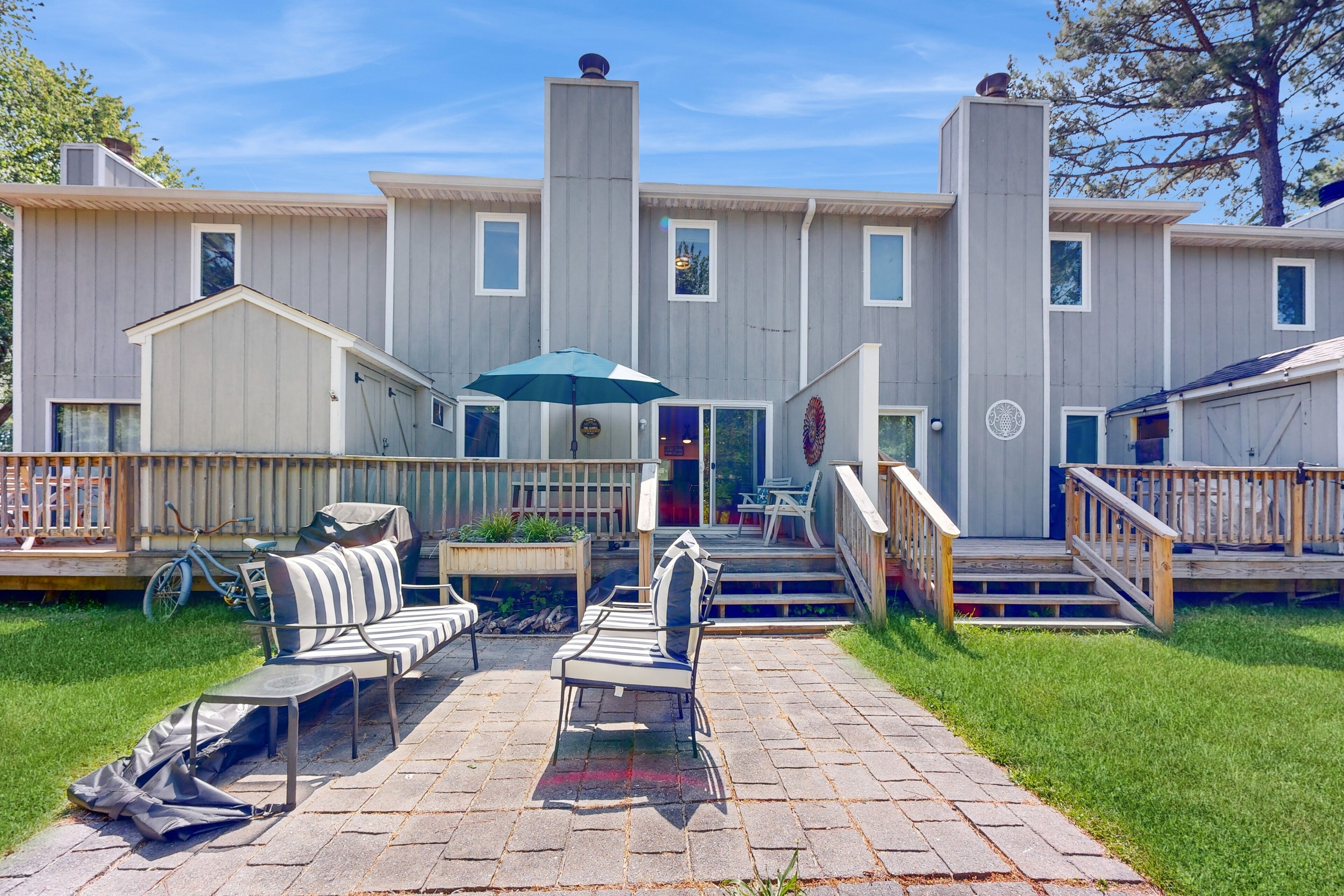 Westwood townhome 1 mi. from Bethany Beach Boardwalk with pool access