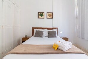 4 bedrooms, iron/ironing board, travel crib, free WiFi