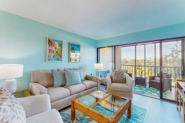 テレビ、DVD プレーヤー、書庫