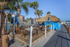 屋外ダイニングエリア