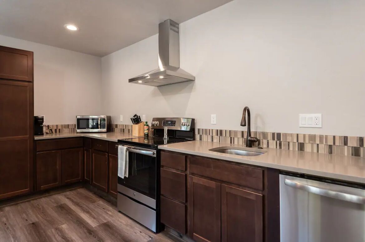 Mikroaaltouuni, uuni, liesi, astianpesukone