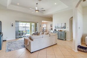 TV, books - Cozy Cape Coral Home: 8 Mi to Marina! (Cape Coral)