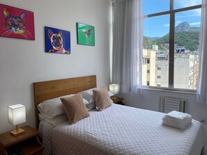 1 habitación, tabla de planchar con plancha, wifi gratis y ropa de cama 