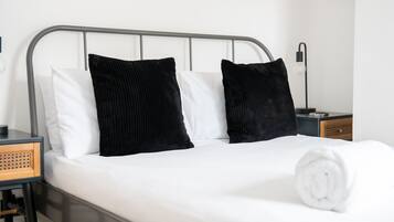 2 bedrooms, iron/ironing board, travel cot, free WiFi