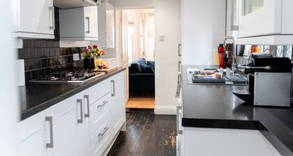 Corner Pin Cottage, stunning house..right in the heart of Whitstable