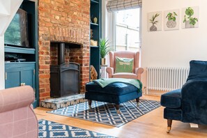 Smart TV - Corner Pin Cottage, stunning house..right in the heart of Whitstable (Whitstable)