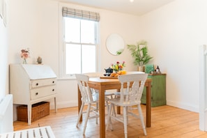 Dining - Corner Pin Cottage, stunning house..right in the heart of Whitstable  (Whitstable)