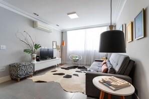 TV - Modern in Ipanema | Great for families | RE406 Z2 (Rio de Janeiro)