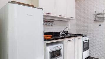 Refrigerador, microondas, horno y lavavajillas