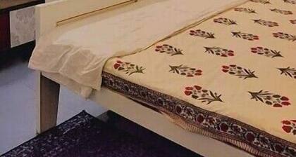 'The Calcutta Stay' traditional Service apartment