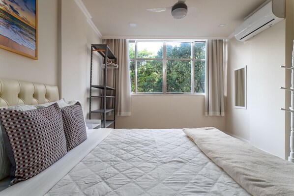 Iron/ironing board, free WiFi, bed sheets