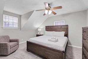 7 habitaciones, escritorio, tabla de planchar con plancha y wifi gratis