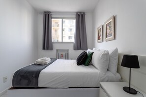 2 bedrooms, free WiFi, bed sheets - Charm in Barra da Tijuca | Great wifi | SA508 (Rio de Janeiro)