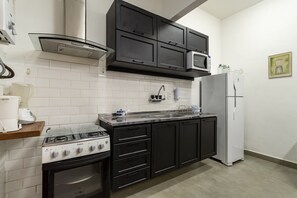 Microwave, oven, stovetop, coffee/tea maker