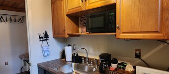 Sleeps 4- Private bath