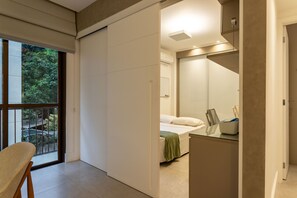 2 bedrooms, travel crib, free WiFi, bed sheets - Near Lagoa, in front of CASV | PC204 (Rio de Janeiro)