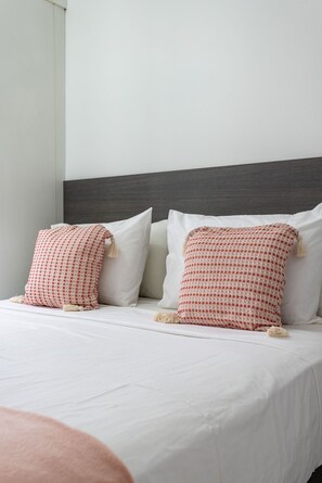 1 bedroom, iron/ironing board, travel cot, free WiFi