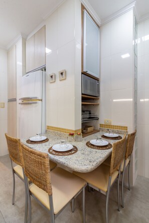 Dining - Sea view, 2 minutes from the beach | FMS502 (Rio de Janeiro)