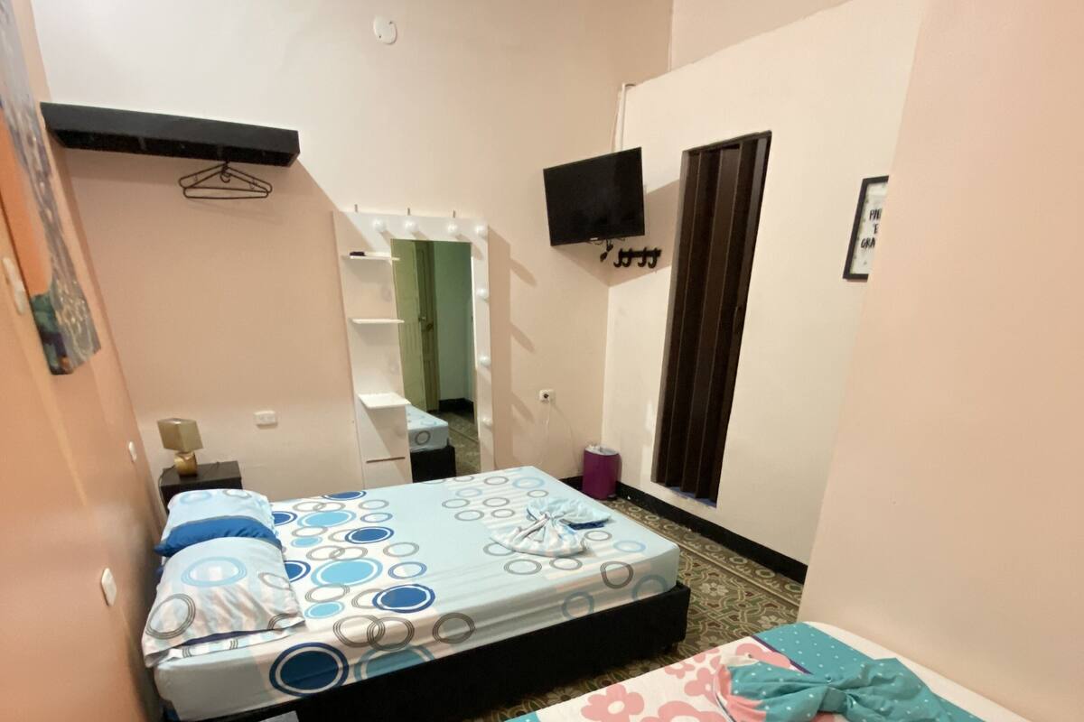 Tripla Deluxe | Una cassaforte in camera, Wi-Fi gratuito, lenzuola