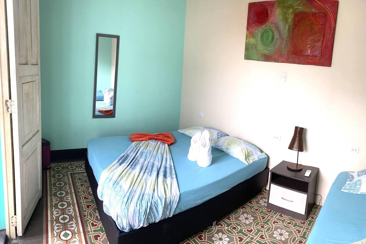 Tripla Deluxe, vista città | Una cassaforte in camera, Wi-Fi gratuito, lenzuola