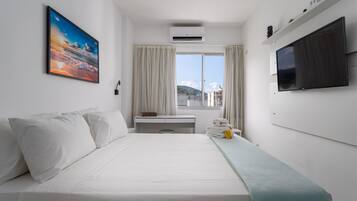 2 bedrooms, iron/ironing board, travel cot, free WiFi