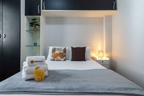 2 bedrooms, iron/ironing board, travel cot, free WiFi